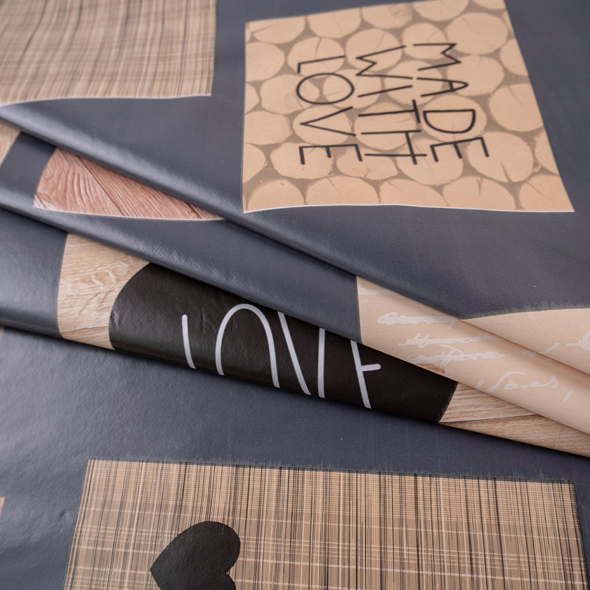 PVC DOBLE ESTAMPADO MARRON OJO TIGRE CORAZONES