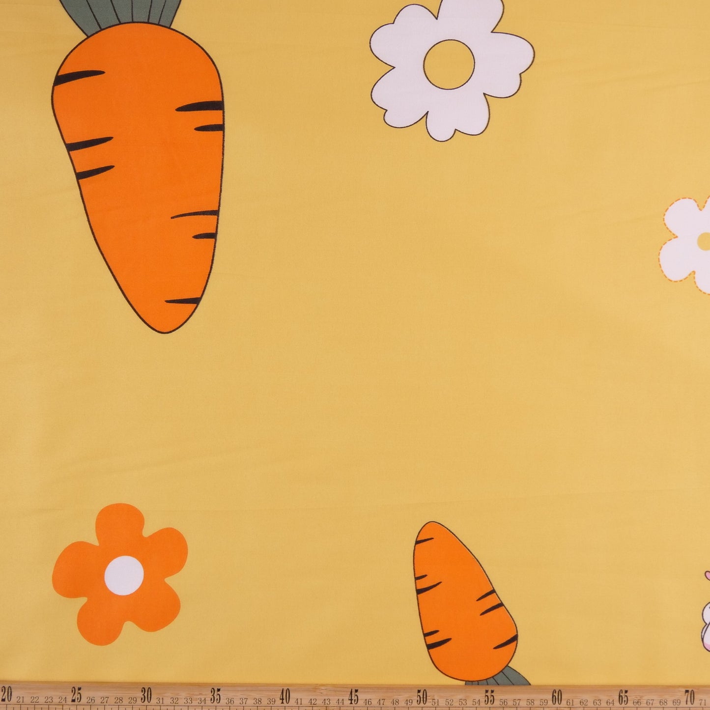 PERCAL ESTAMPADO INFANTIL AMARILLO CREMA ZANAHORIAS, FLORES Y OVEJAS