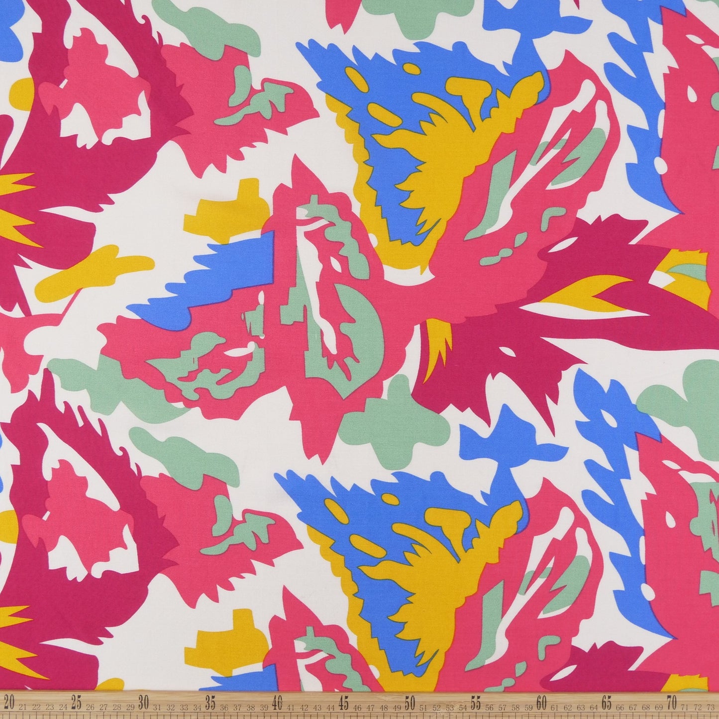 FIBRANA ESTAMPADA MAGENTA HOJAS ACUARELADAS COLORIDAS