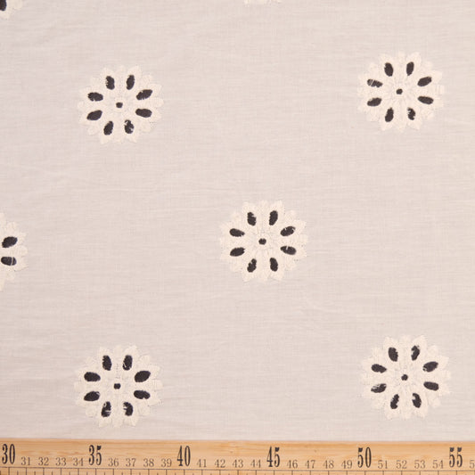 BRODERIE LOLA BLANCO BRILLANTE CON FLORES MARGARITAS