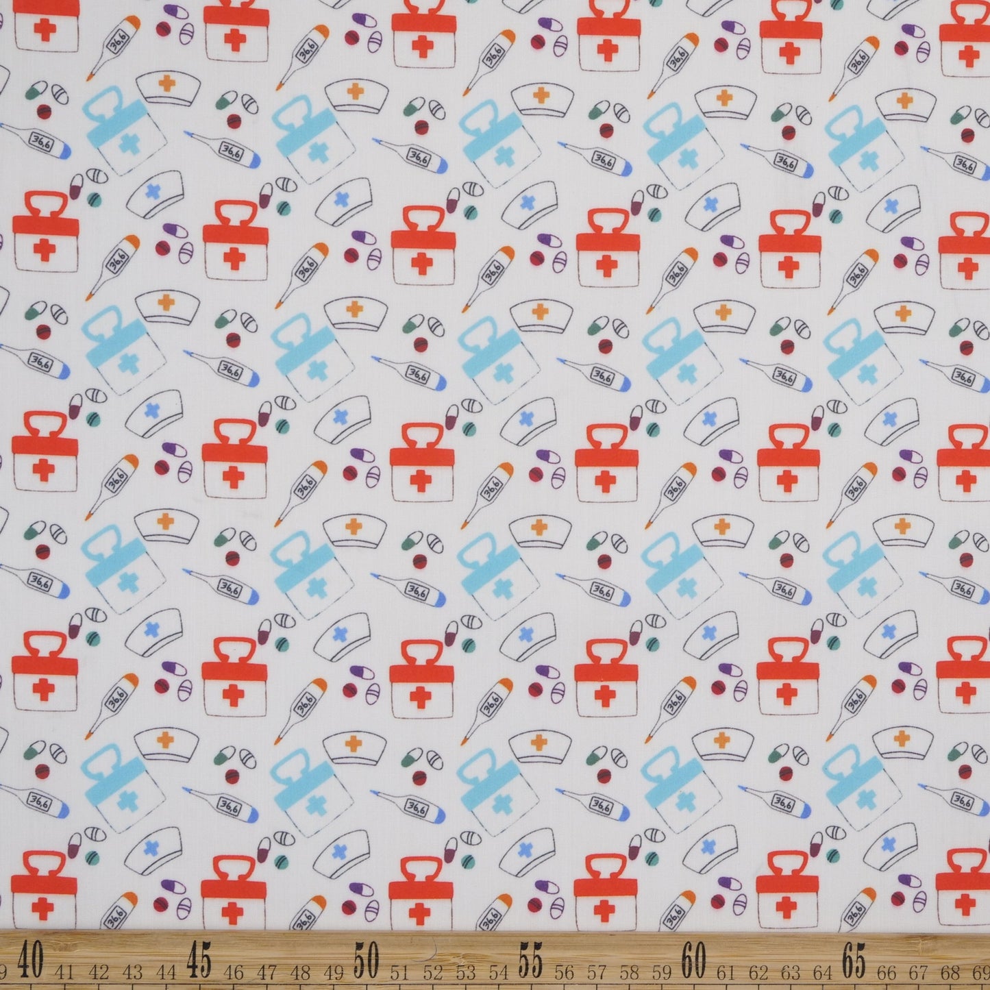 POPLIN TC ESTAMPADO BLANCO BRILLANTE ENFERMERIA
