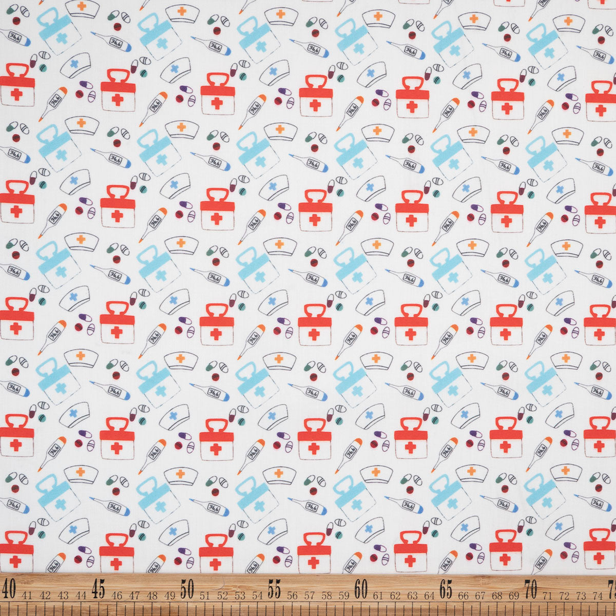 POPLIN TC ESTAMPADO BLANCO BRILLANTE ENFERMERIA