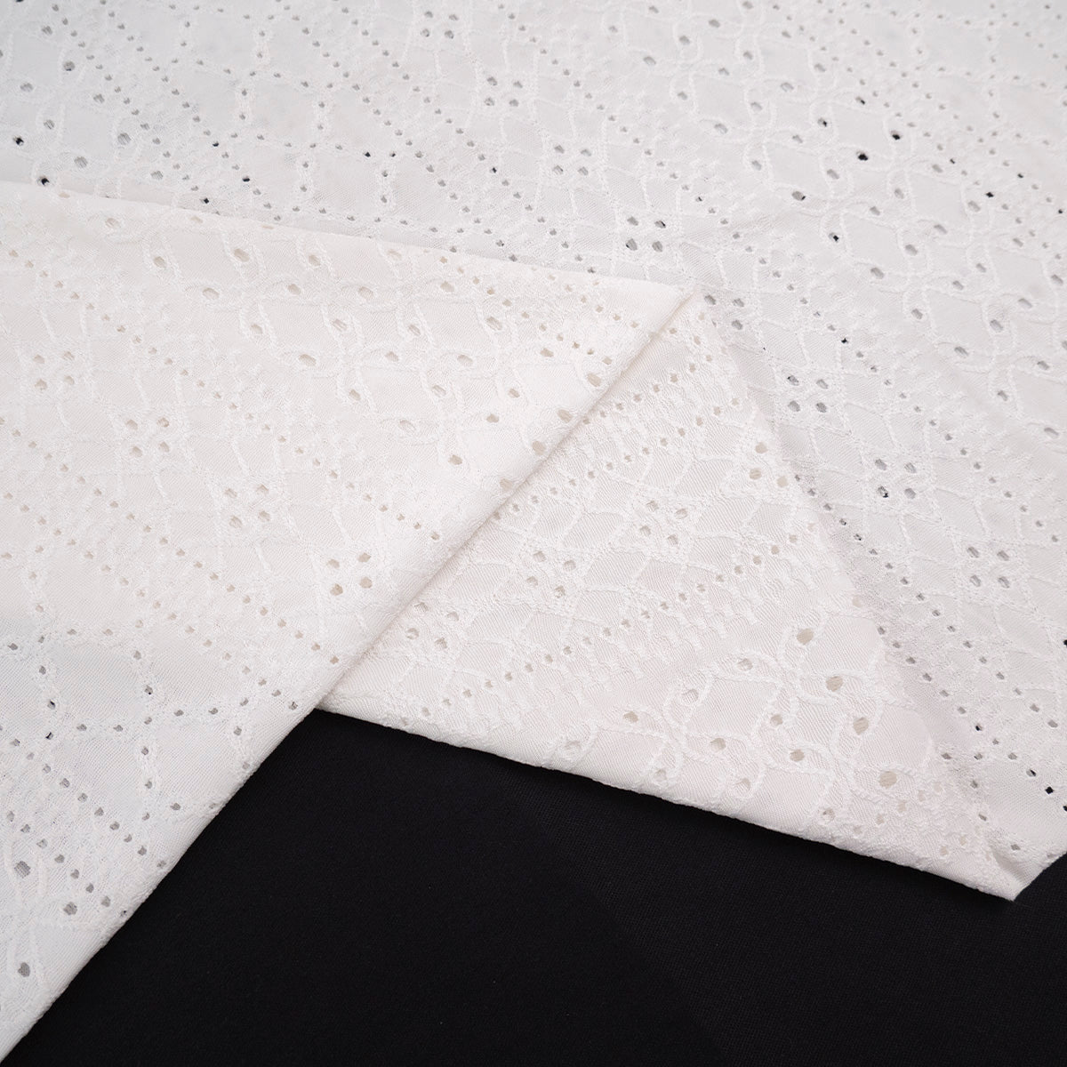 BRODERIE SPANDEX BLANCO BRILLANTE ARABESCO