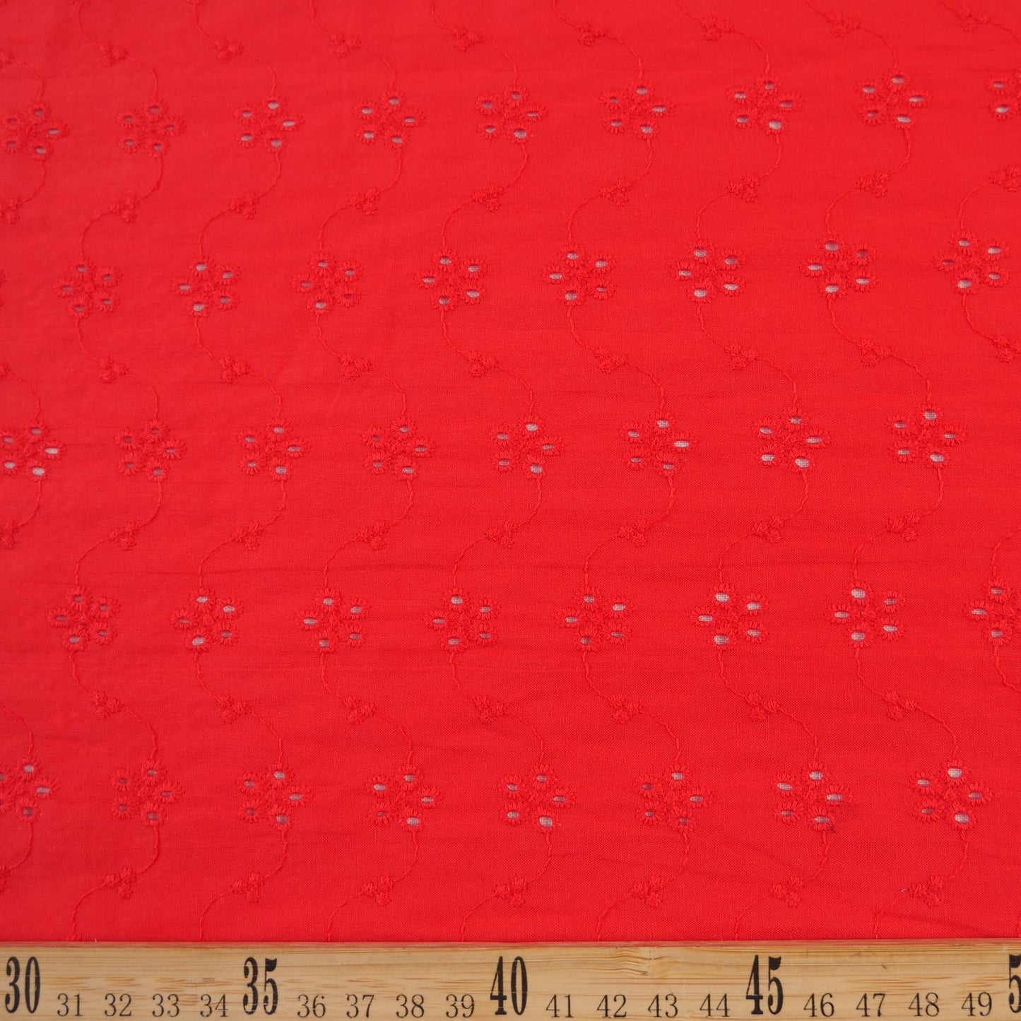 BRODERIE ESPANHOL ROJO MARTE CON FLORES PEQUEÑAS