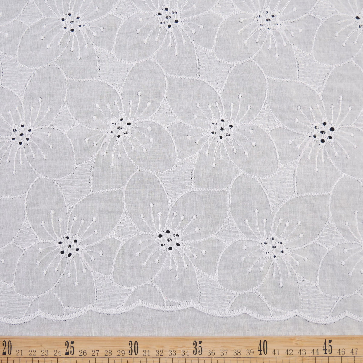 BRODERIE ESPANHOL VERDE AGUA HONEYDEW CON FLORES