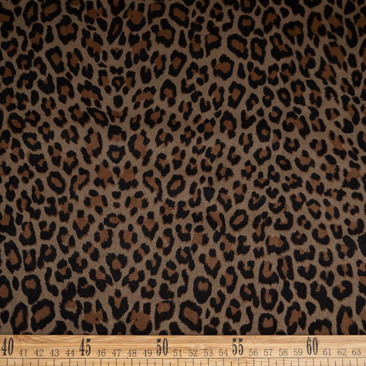 SUEDE ESTAMPADO VERDE VINEDOS
