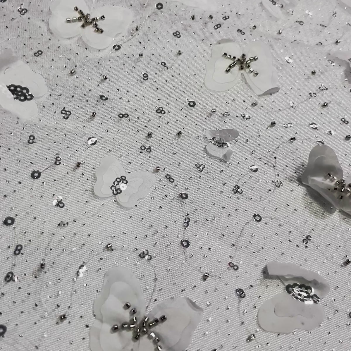 TUL GALLIANO BLANCO BRILLANTE CON MARIPOSAS 3D