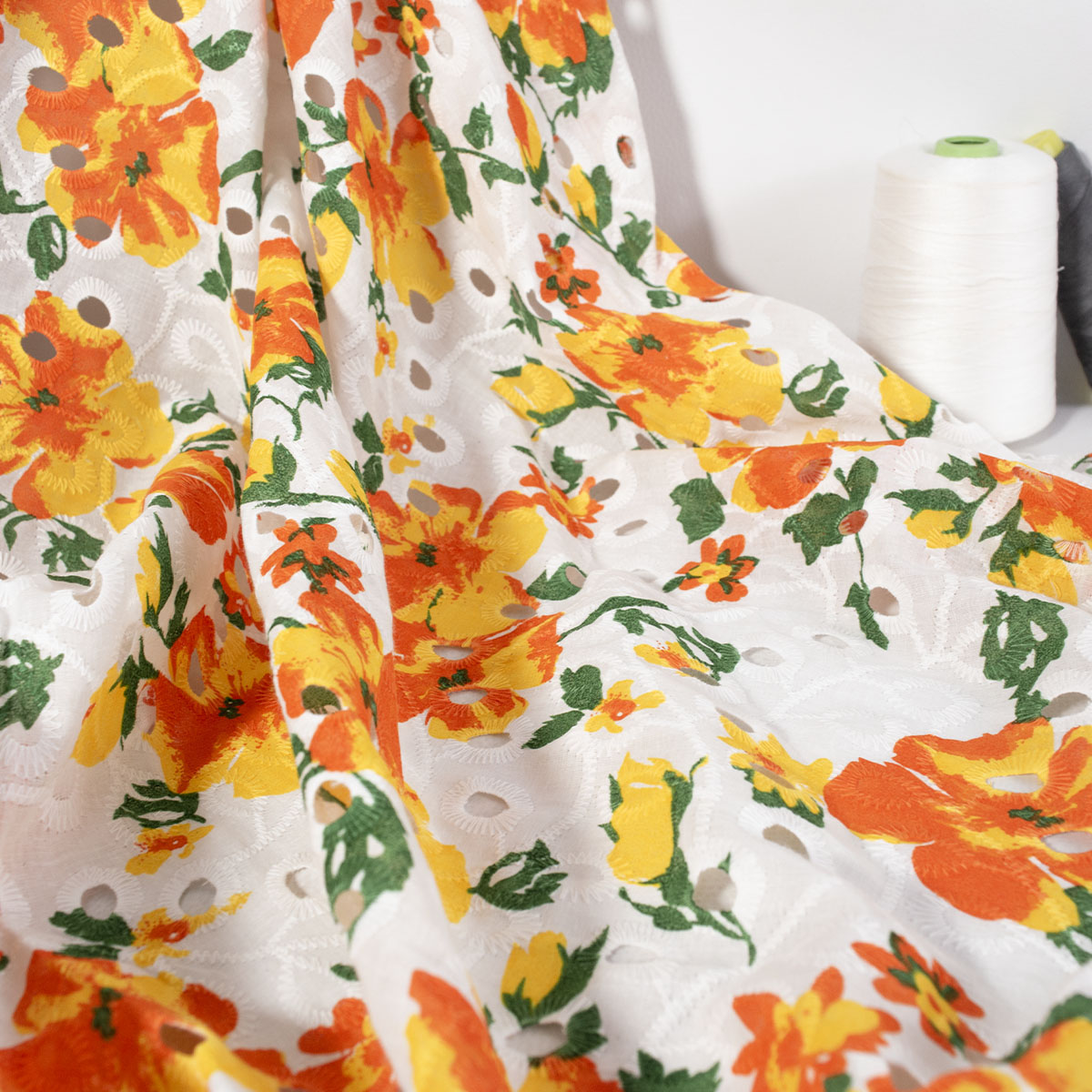 Broderie Estampado | Tela para Uso Casual y Fresco | Marijoa Tejidos